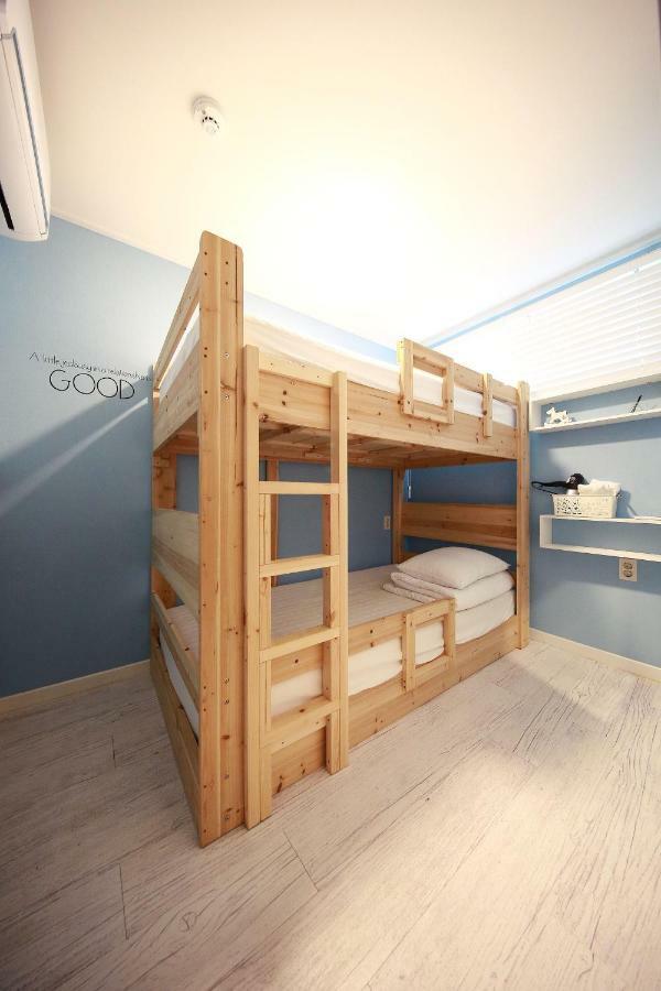 Jjuk Guesthouse Jeju Bagian luar foto